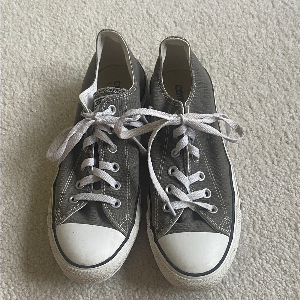 Converse gray low top sneakers- 7 men’s/ 9 women’s